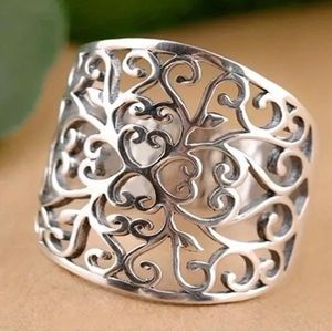 Silver plated women’s sizes 7 ring